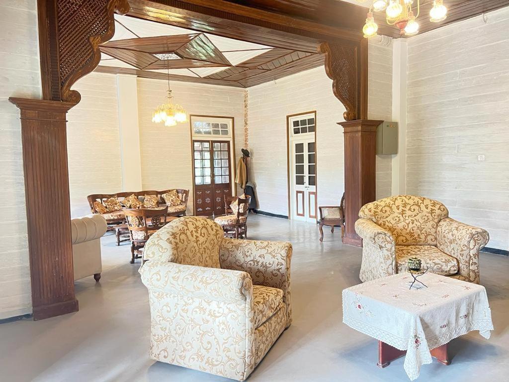 Walauwa On The Hill Hotel ฮัตตอน ภายนอก รูปภาพ