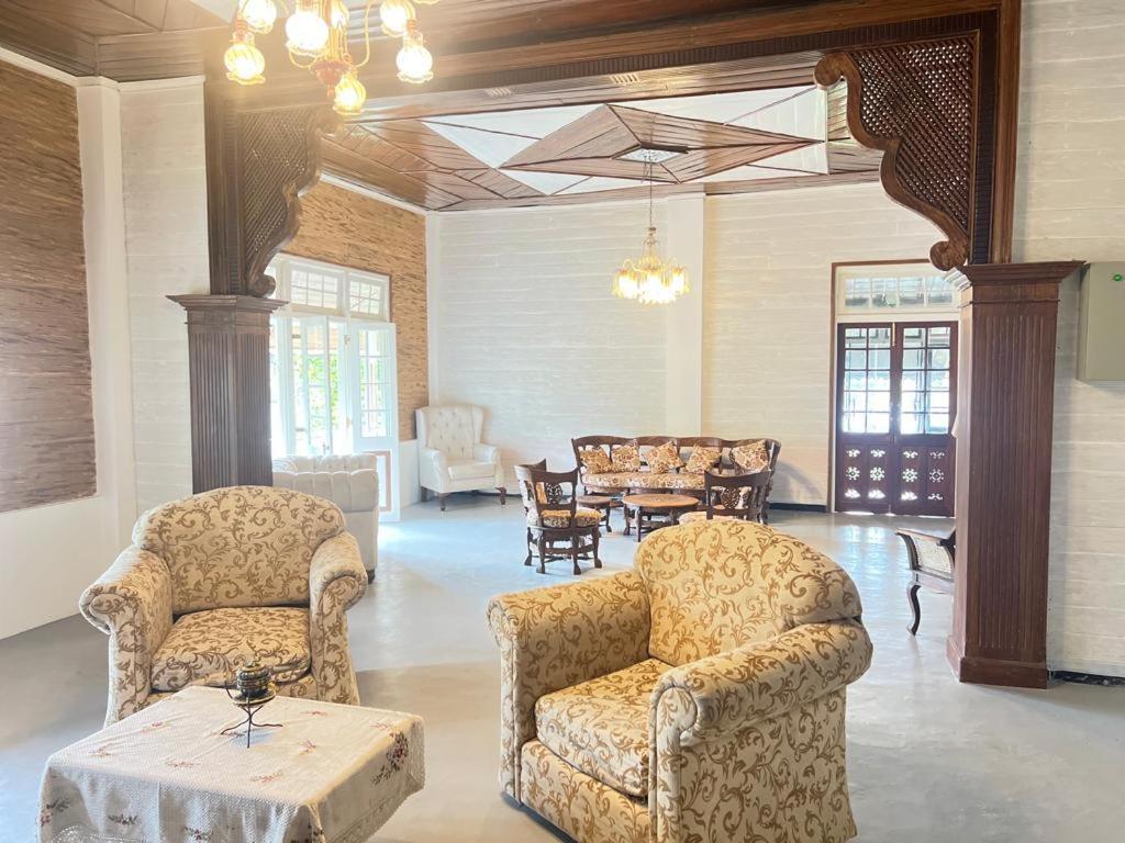 Walauwa On The Hill Hotel ฮัตตอน ภายนอก รูปภาพ
