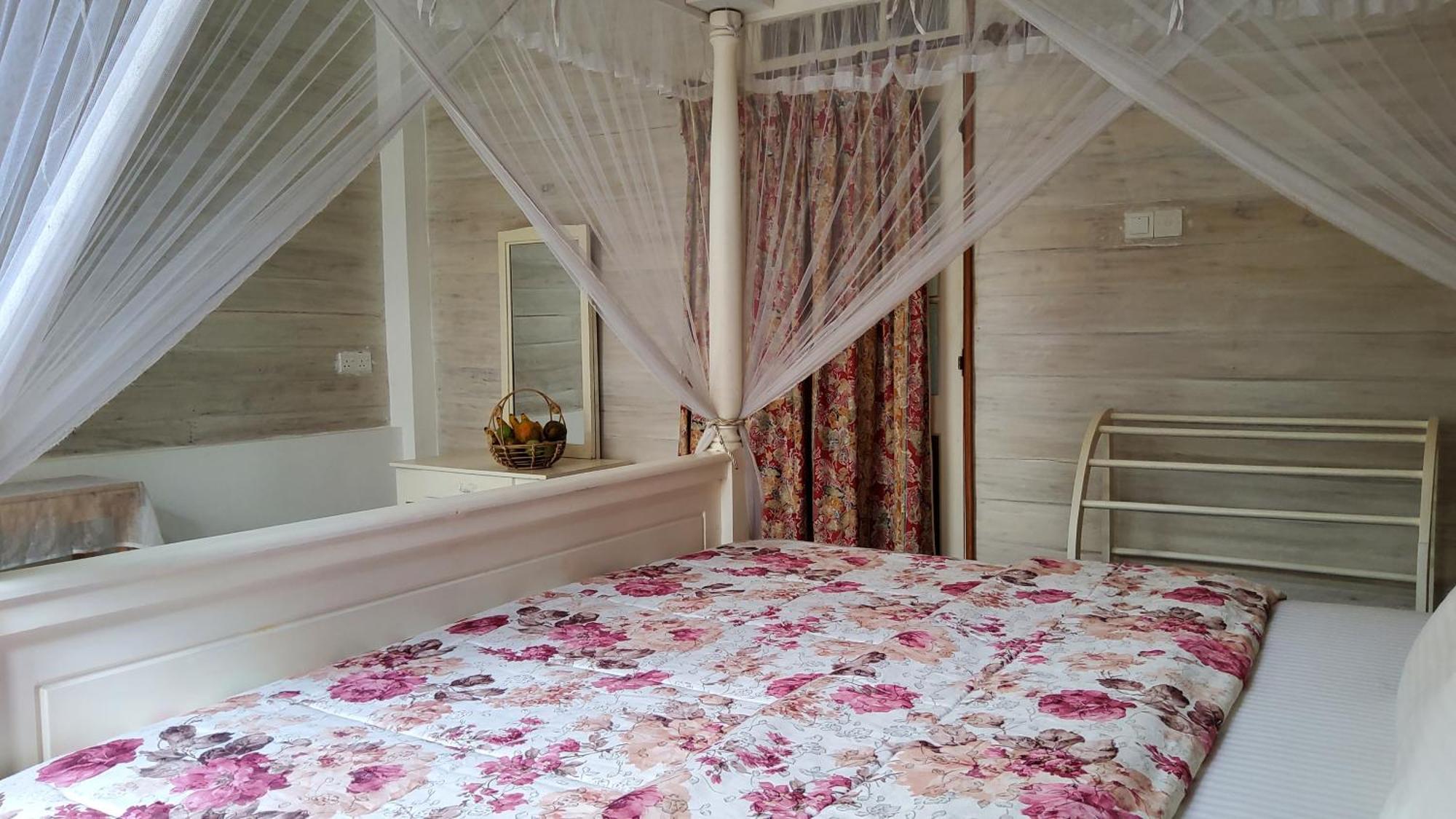 Walauwa On The Hill Hotel ฮัตตอน ภายนอก รูปภาพ