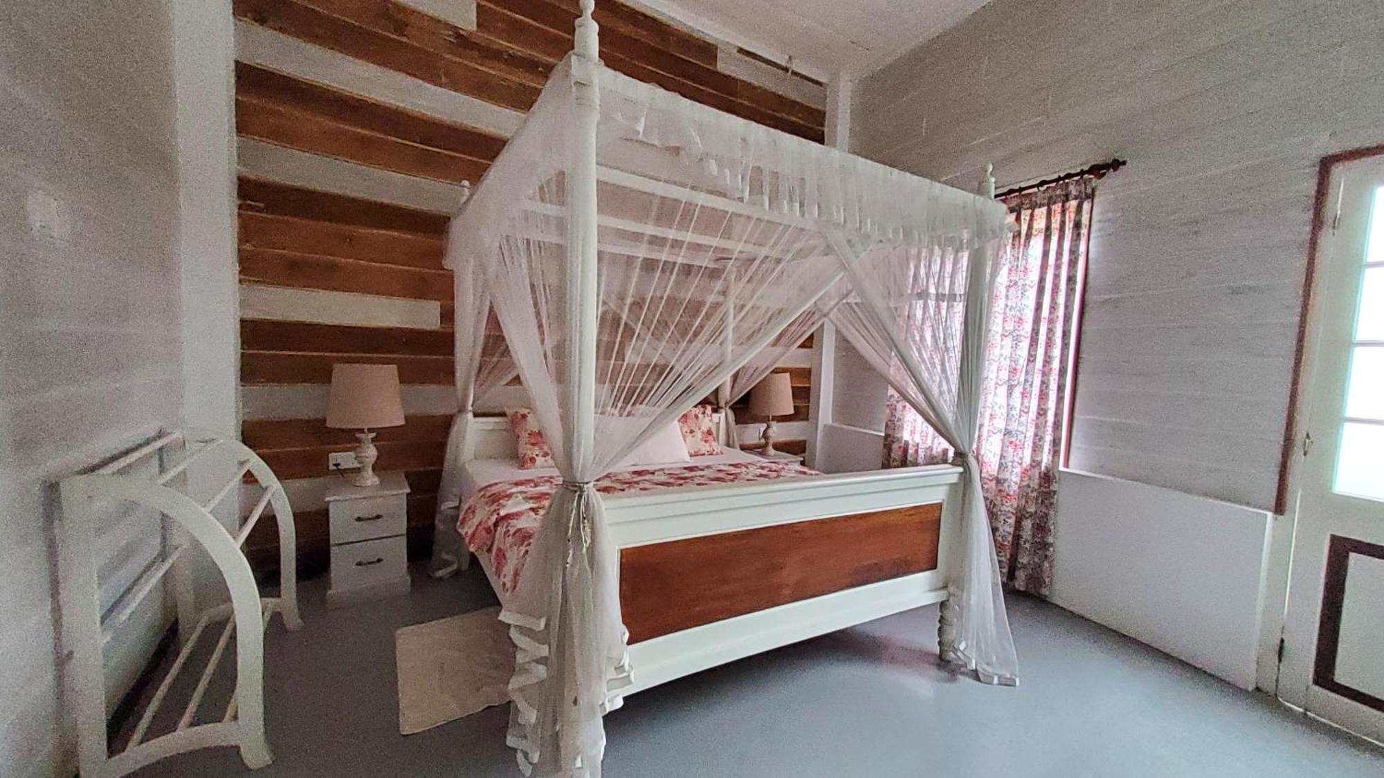 Walauwa On The Hill Hotel ฮัตตอน ภายนอก รูปภาพ